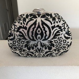 JUDITH LEIBER DA MASK CLUTCH